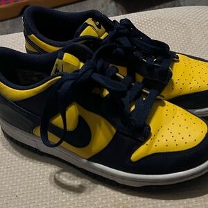 Nike Kids Yellow and Black Sneakers